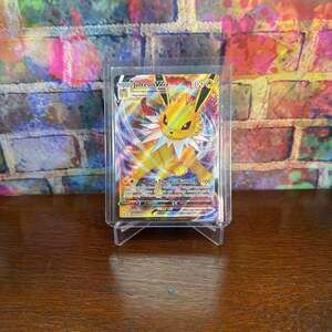 Jolteon VMAX 051/203 Ultra Rare Sword & Shield Evolving Skies Holo